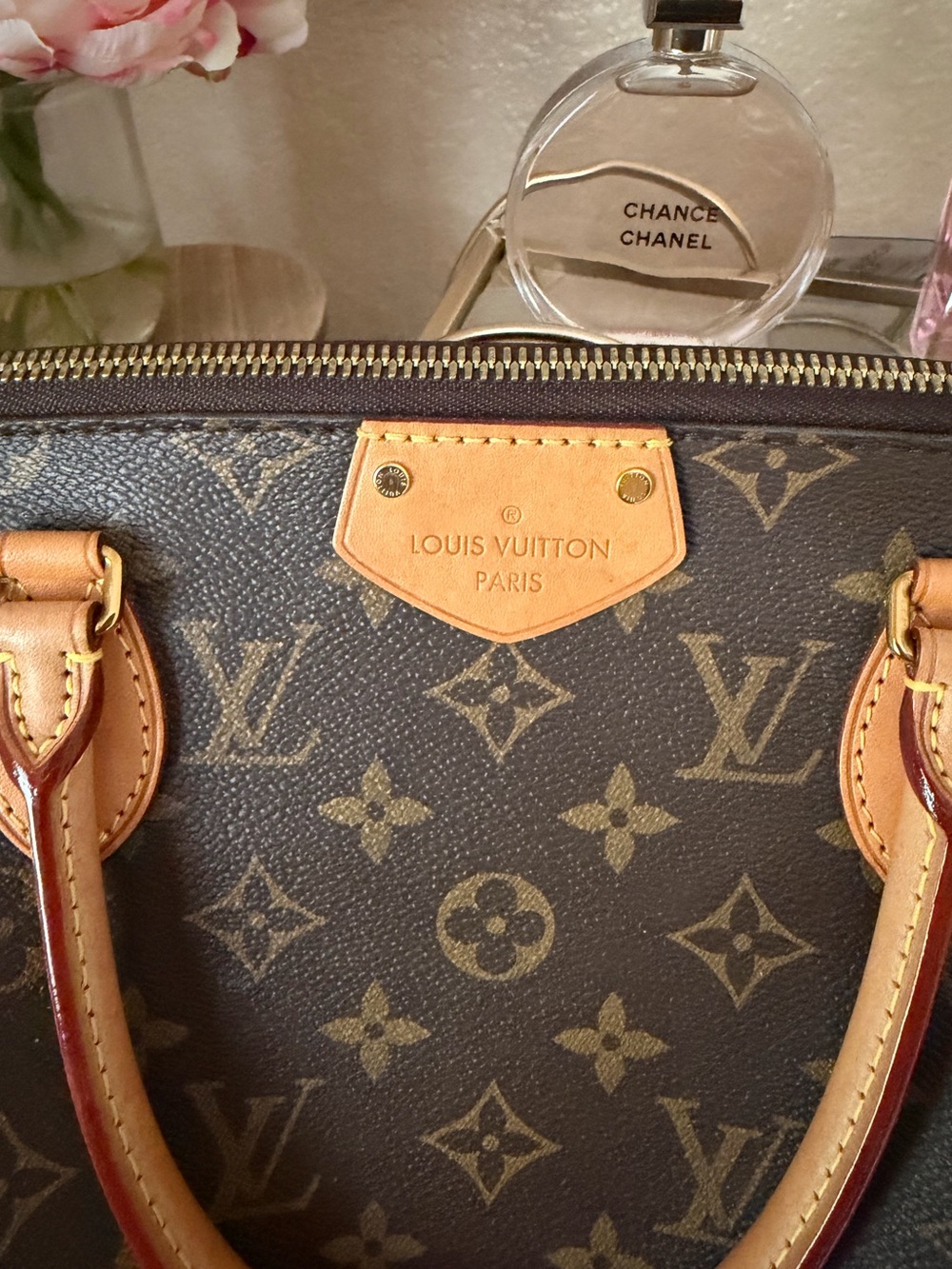 Authentic Louis Vuitton Turenne MM - Picture 2 of 16